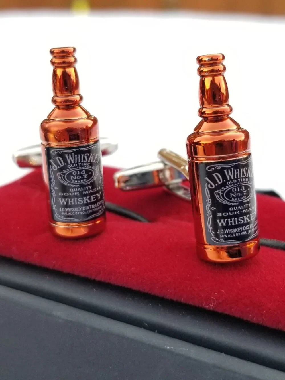 Jack Daniel’s Tennessee Whiskey Bottle Cufflinks Novelty Barware links